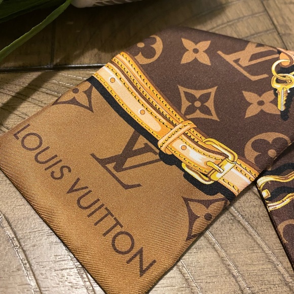 Louis Vuitton scarf - Picture 6 of 6